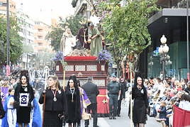 Palmas, ramas de olivo y los primeros pasos abren la carrera oficial de la Semana Santa alicantina