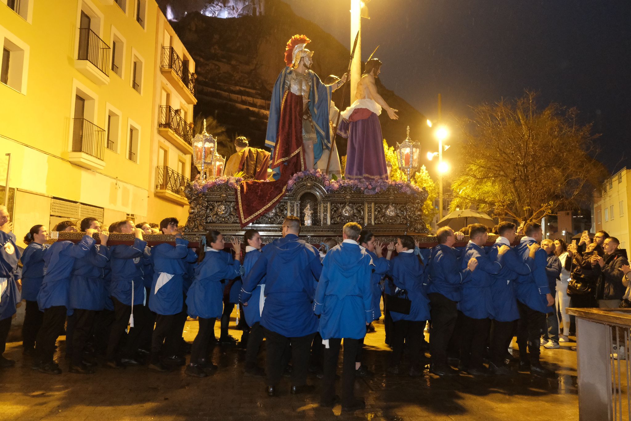 La Hermandad Agustina de Alicante consigue procesionar en su 25 aniversario