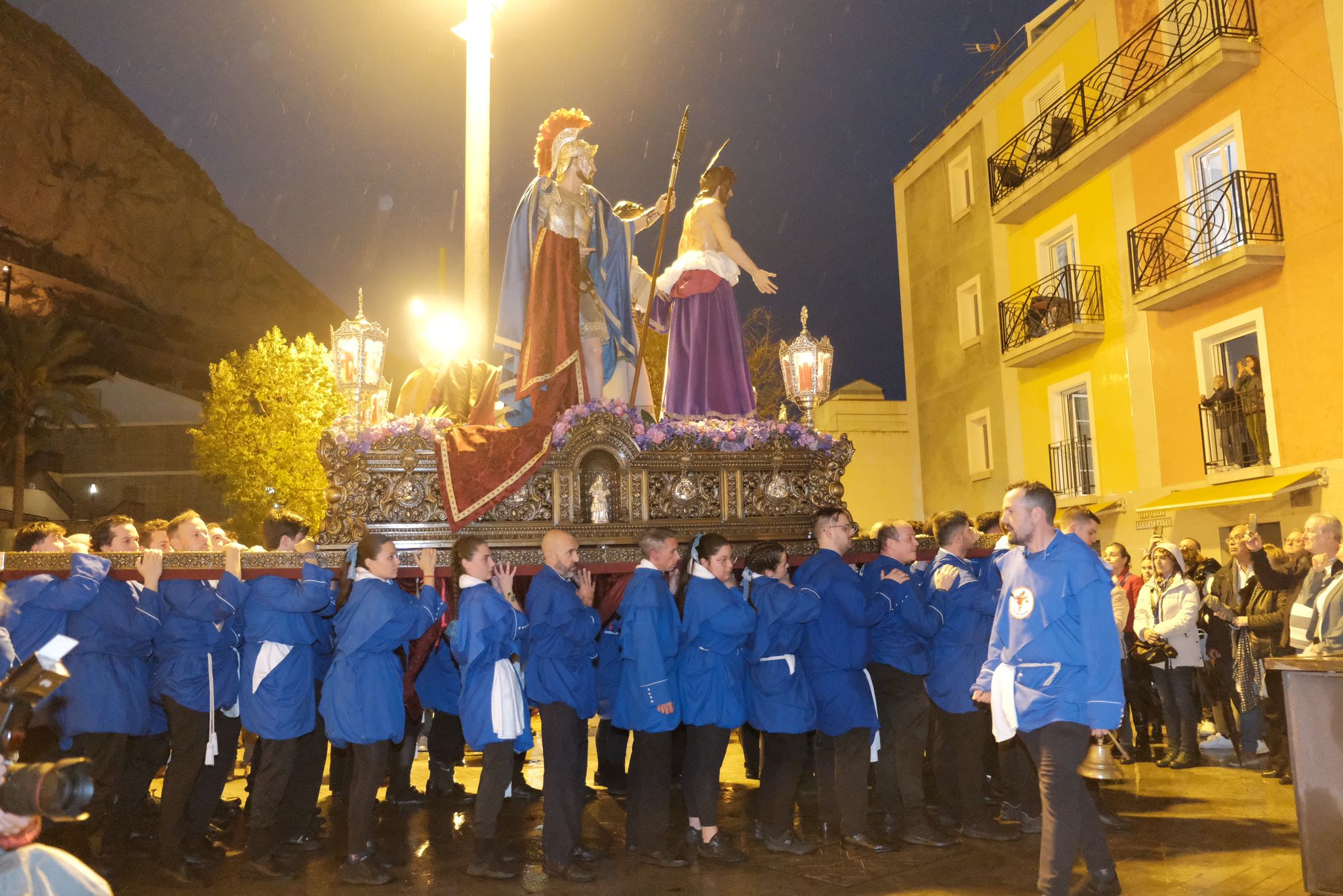 La Hermandad Agustina de Alicante consigue procesionar en su 25 aniversario