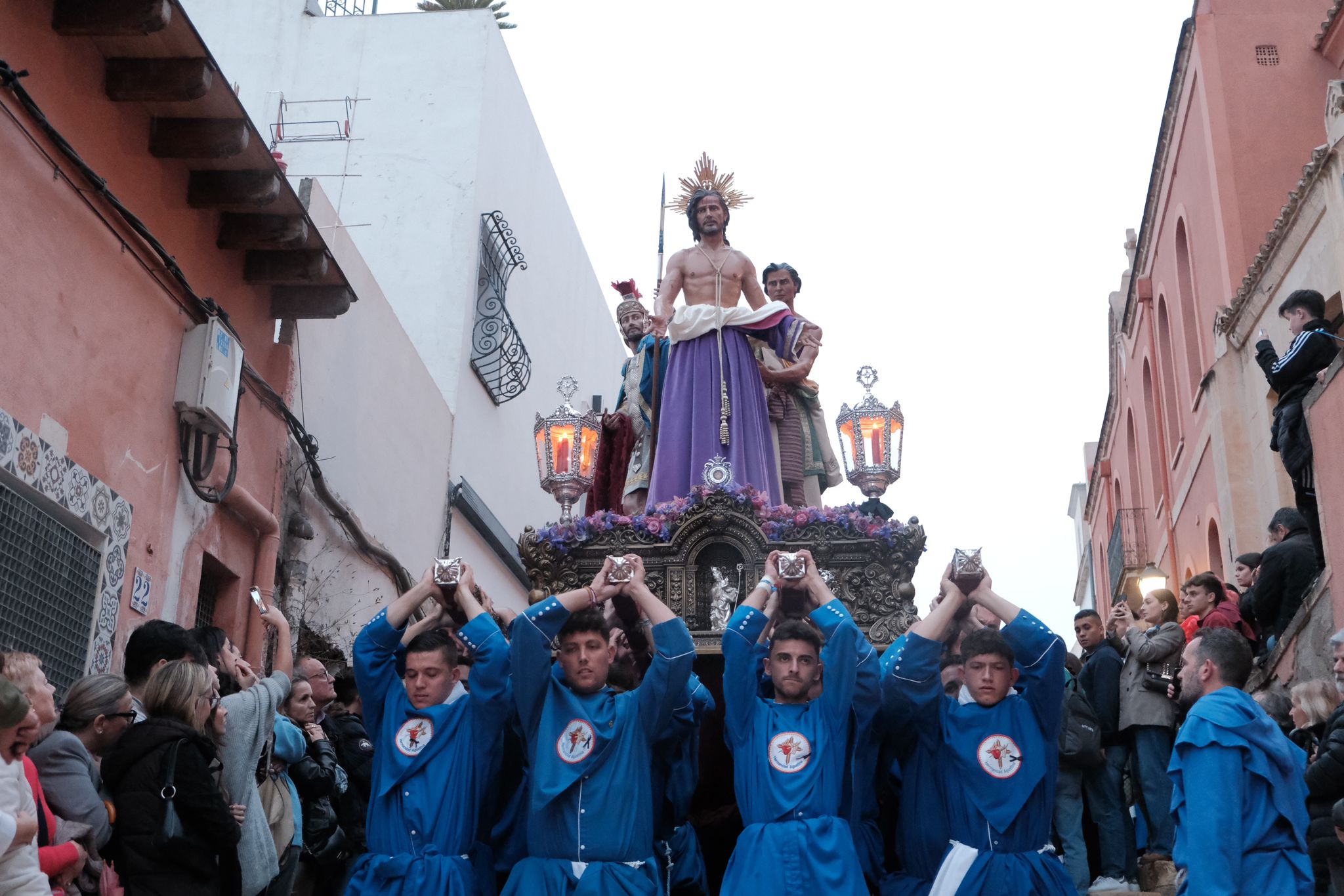 La Hermandad Agustina de Alicante consigue procesionar en su 25 aniversario