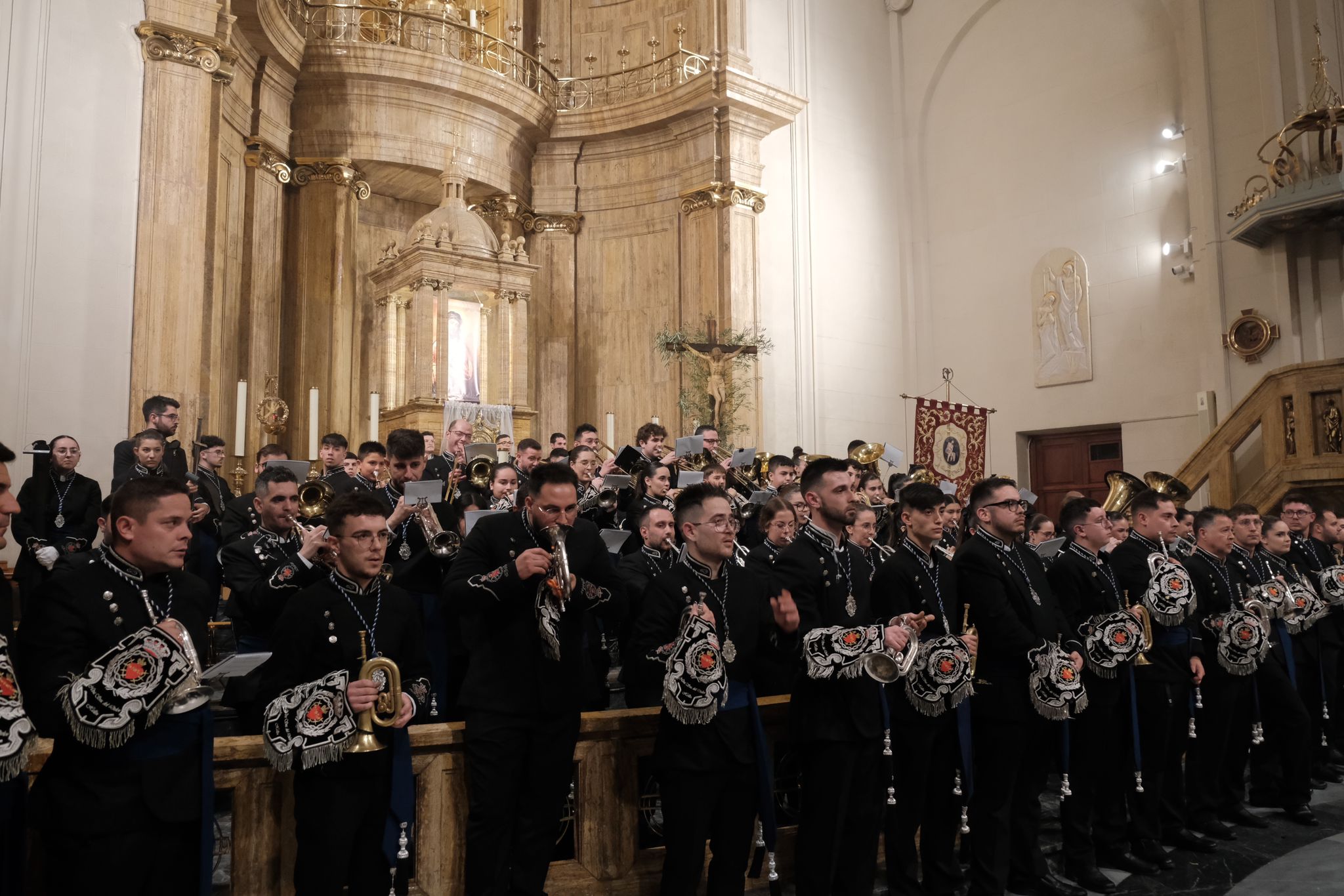El Lunes Santo de Alicante se llena de lágrimas por la lluvia