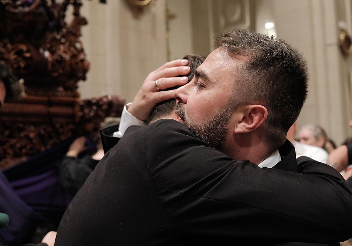 El Lunes Santo de Alicante se llena de lágrimas por las precipitaciones