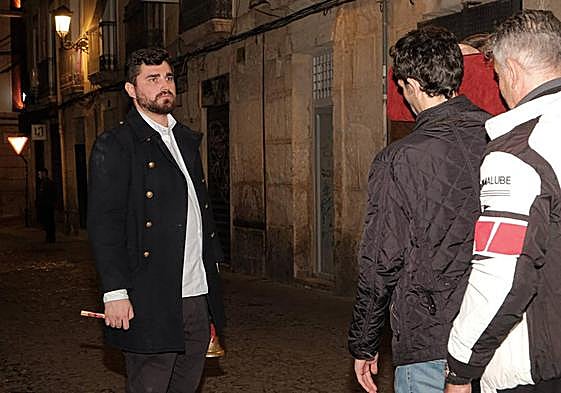 El alicantino Juan Asensi durante los ensayos, antes de debutar como capataz del Cristo del Divino Amor.