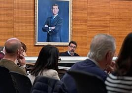 Imagen del pleno municipal de San Vicente en el que se ha aprobado la medida.