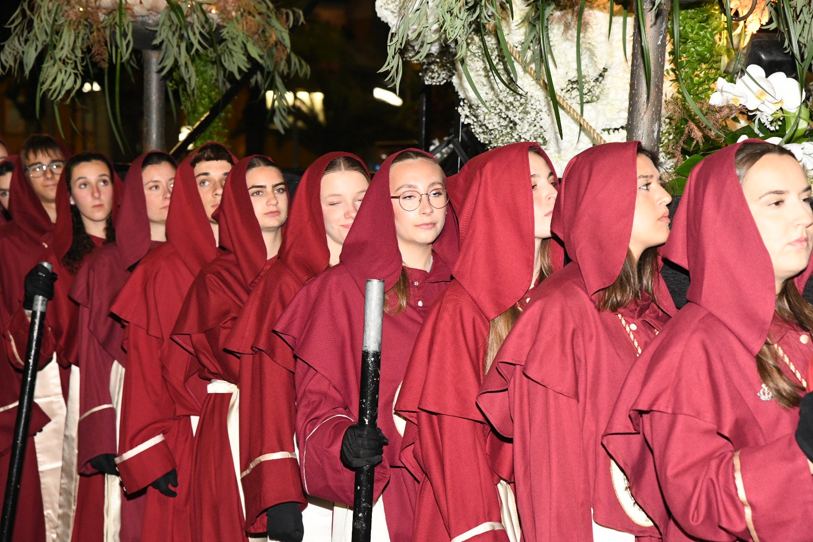 La impresionante Santa Cena procesiona por las calles de Alicante