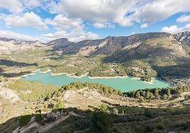 Imagen de archivo del embalse de Guadalest