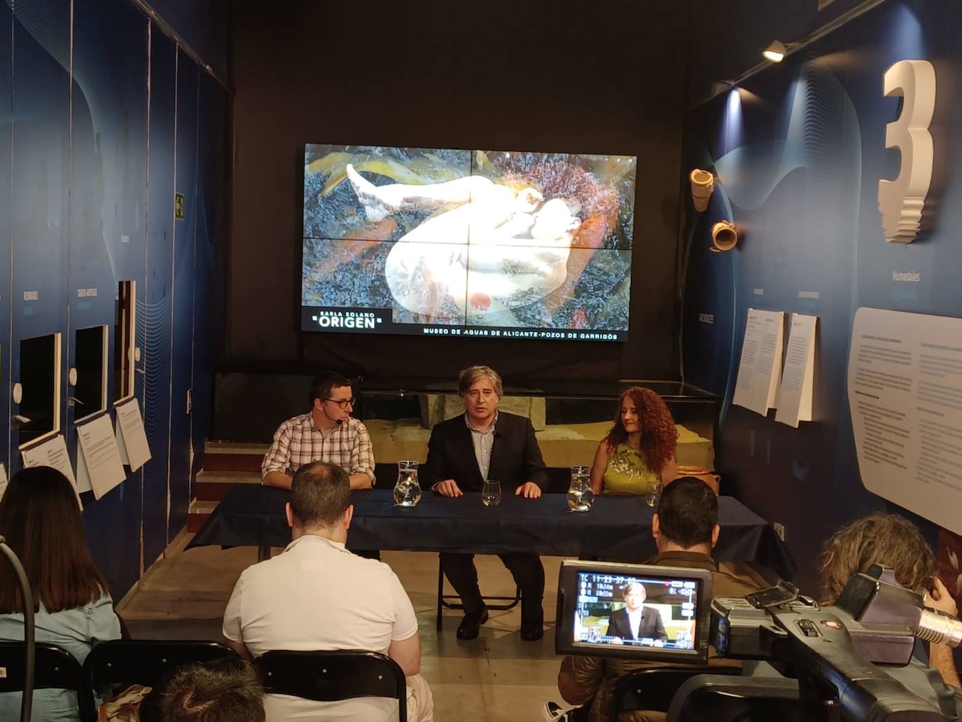 Presentación de la exposición a los medios esta mañana.