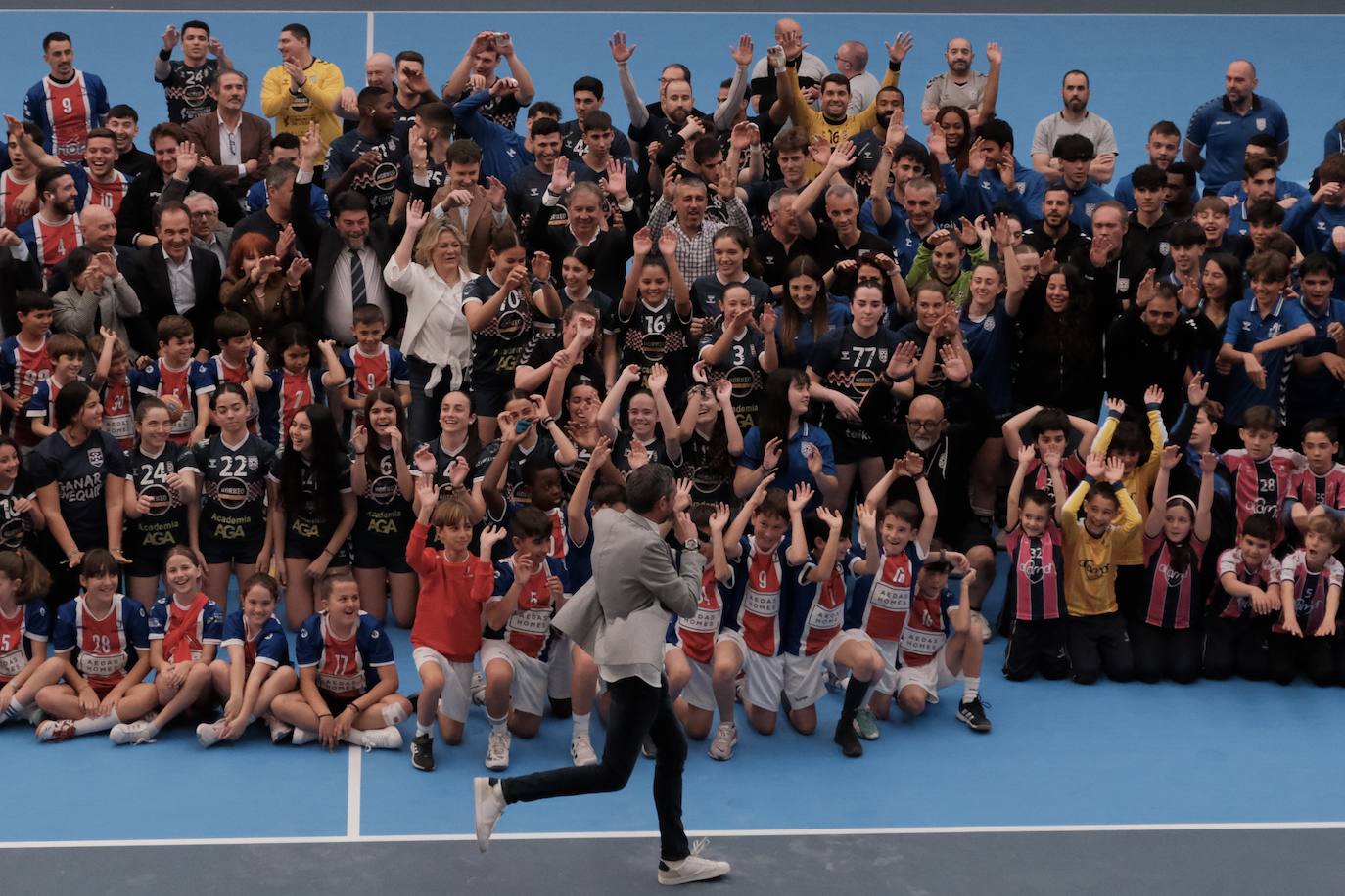 La fiesta del balonmano abre el 50 aniversario del Pitiu Rochel