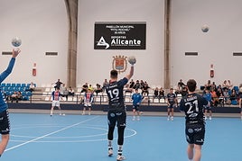 La fiesta del balonmano abre el 50 aniversario del Pitiu Rochel