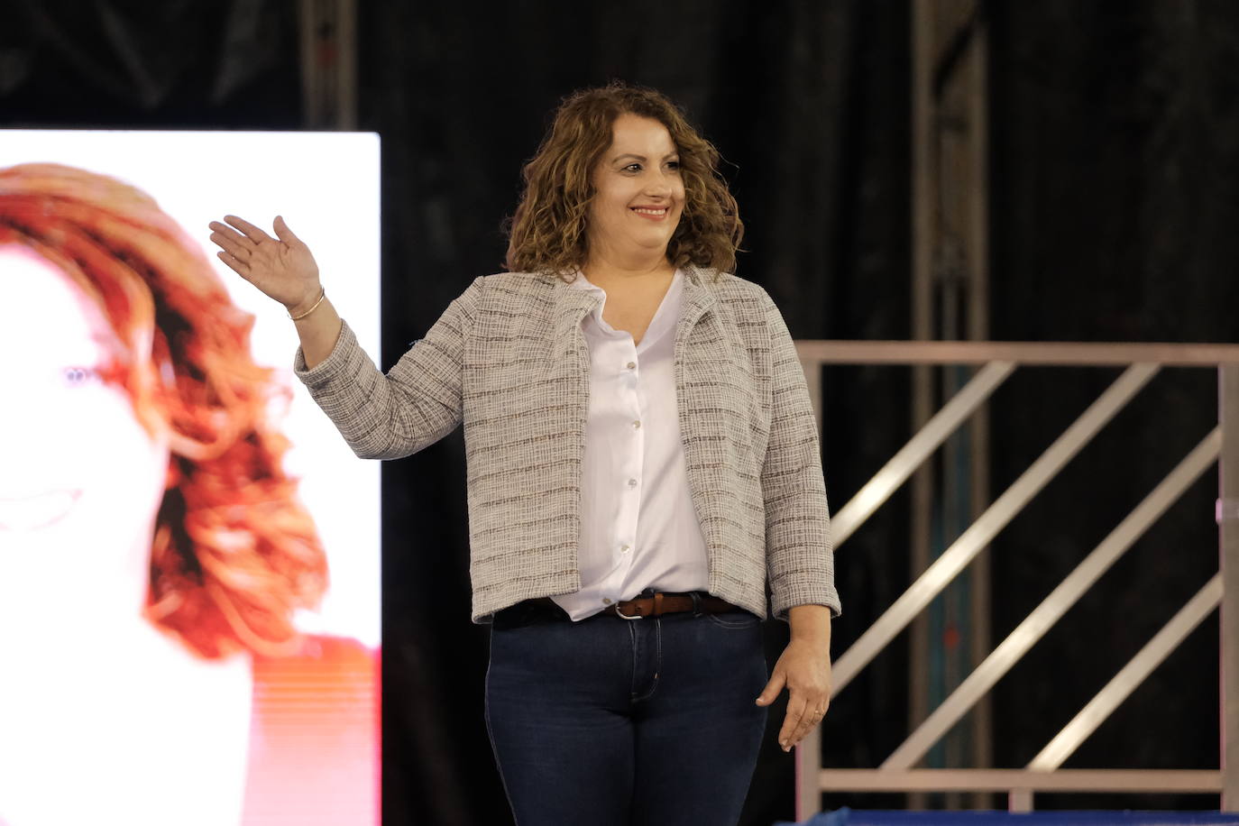 El primer ensayo de las candidatas a Bellea del Foc 2024, paso a paso