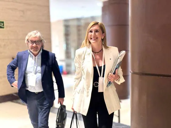 Javier Sendra y Salomé Pradas, a su entrada en el Consejo Nacional del Agua.