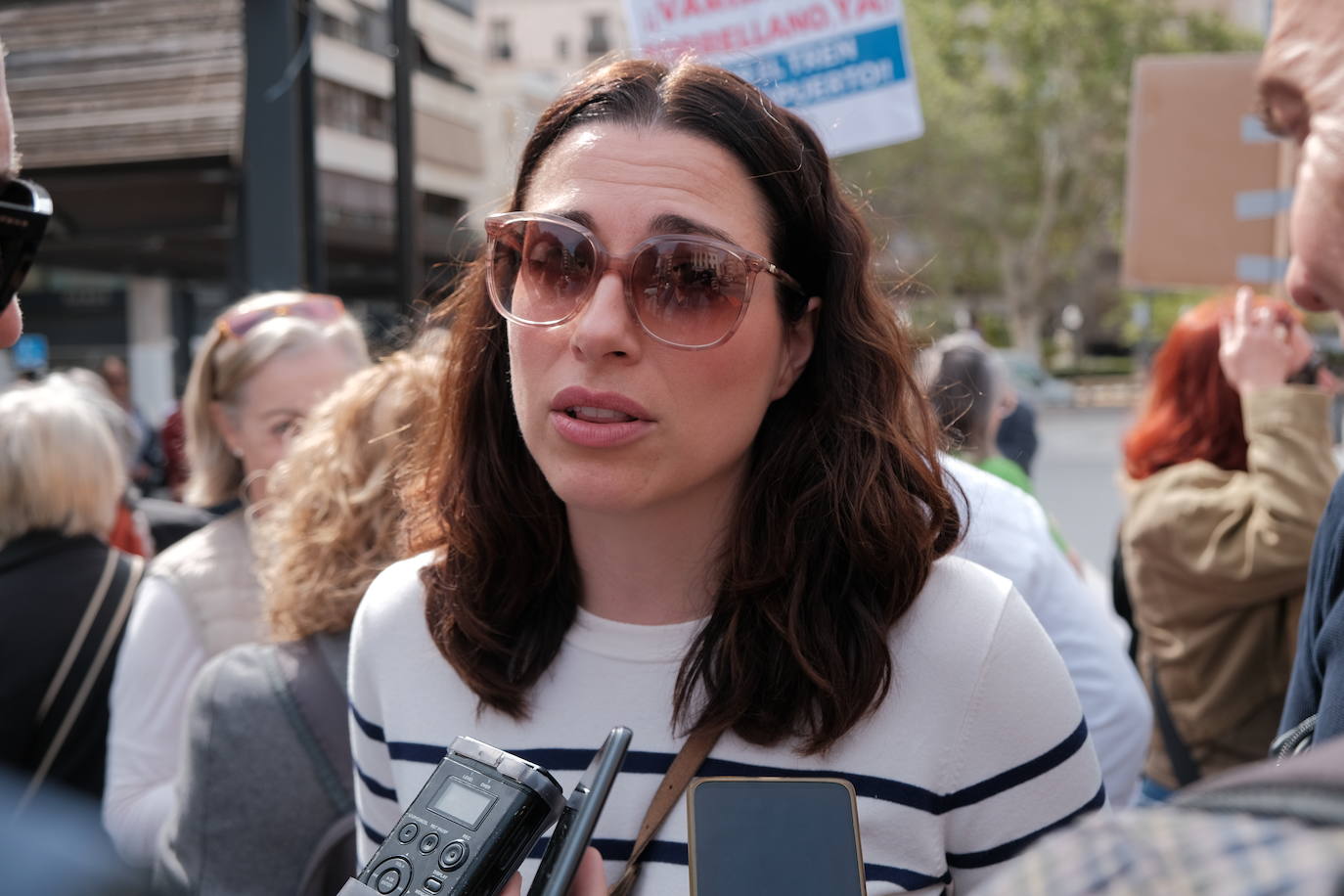 Los vecinos de San Gabriel reclaman la Variante de Torrellano frente a la Subdelegación