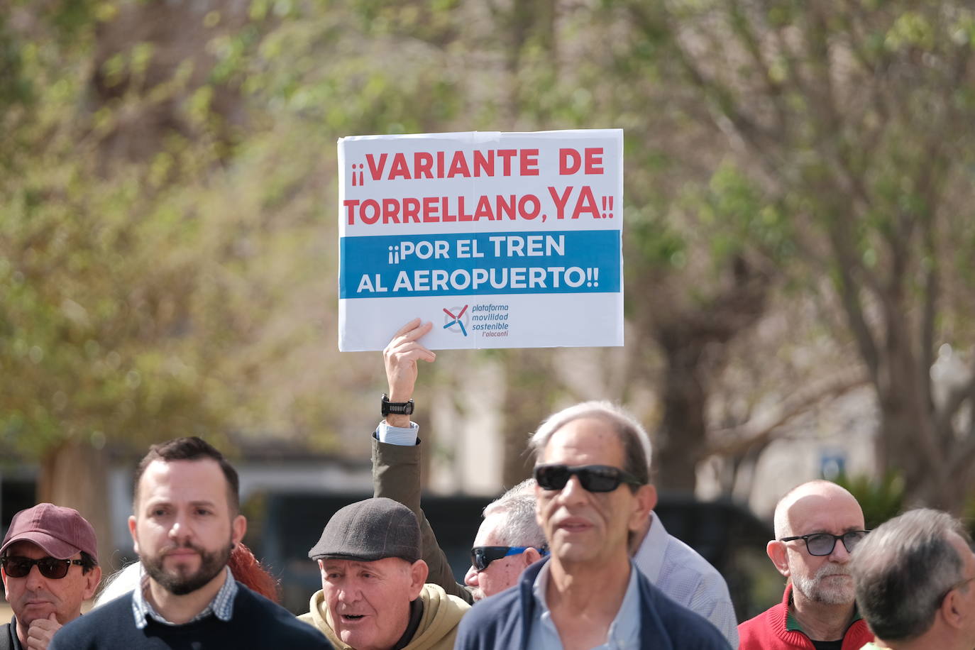 Los vecinos de San Gabriel reclaman la Variante de Torrellano frente a la Subdelegación