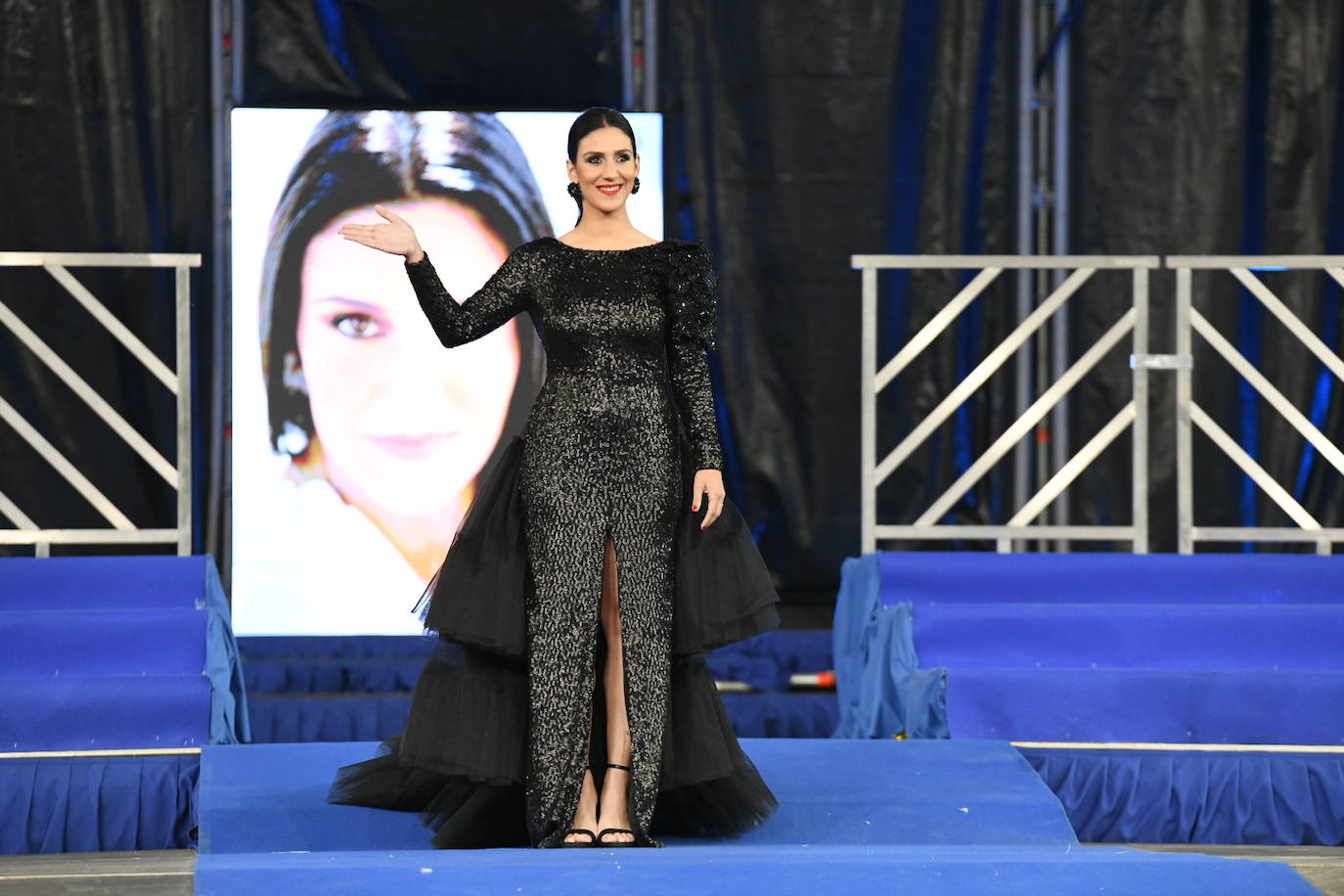 Las candidatas a bellea del foc de Alicante lucen sus mejores galas