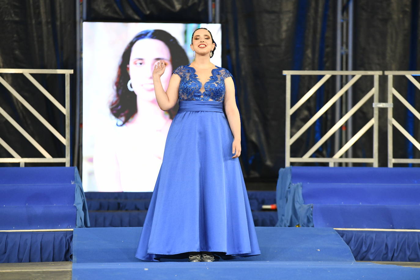 Las candidatas a bellea del foc de Alicante lucen sus mejores galas