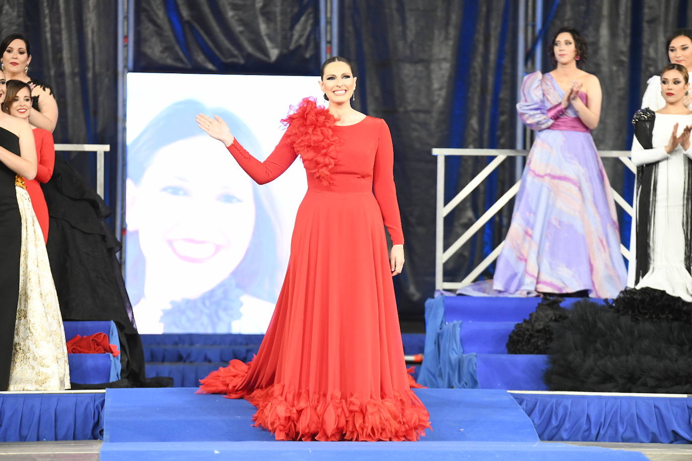 Las candidatas a bellea del foc de Alicante lucen sus mejores galas