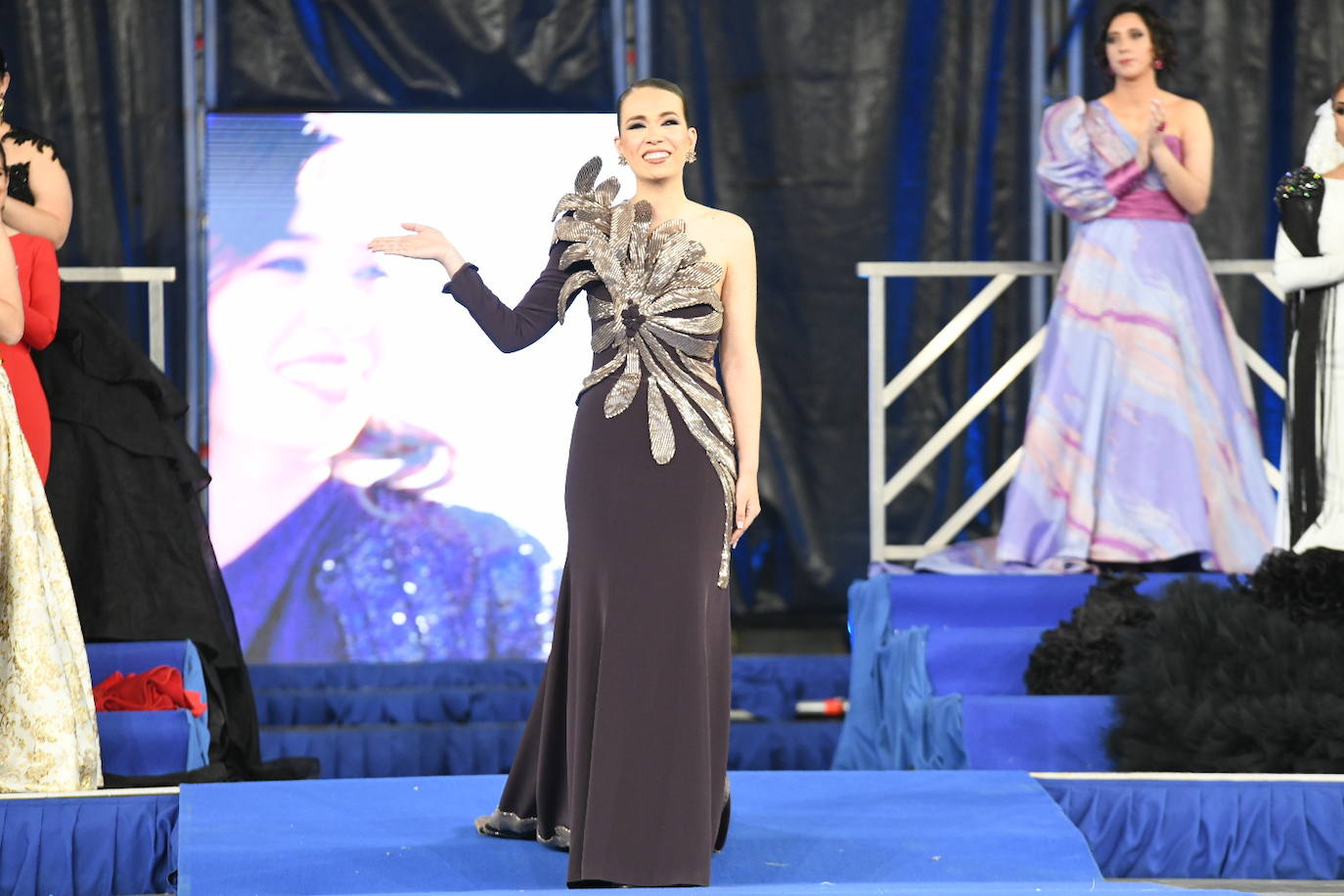 Las candidatas a bellea del foc de Alicante lucen sus mejores galas