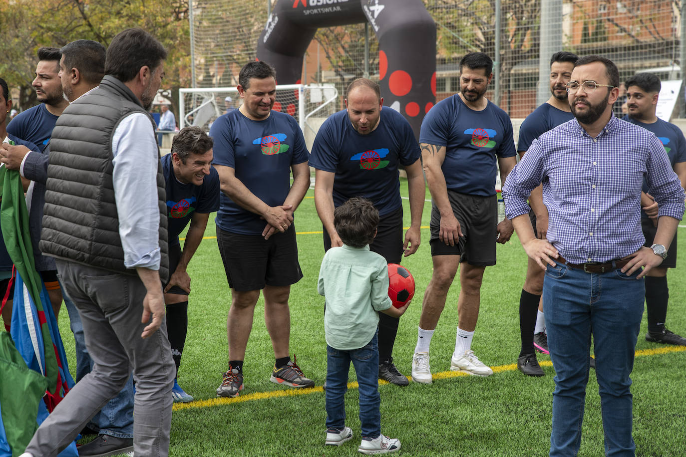 Así ha sido el partido de fútbol de Pueblo Gitano y Guardia Civil