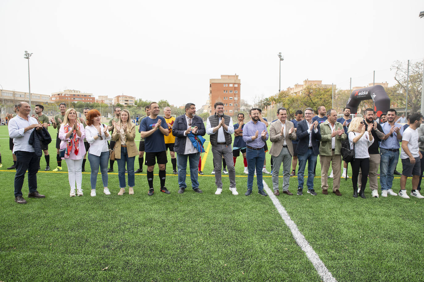Así ha sido el partido de fútbol de Pueblo Gitano y Guardia Civil