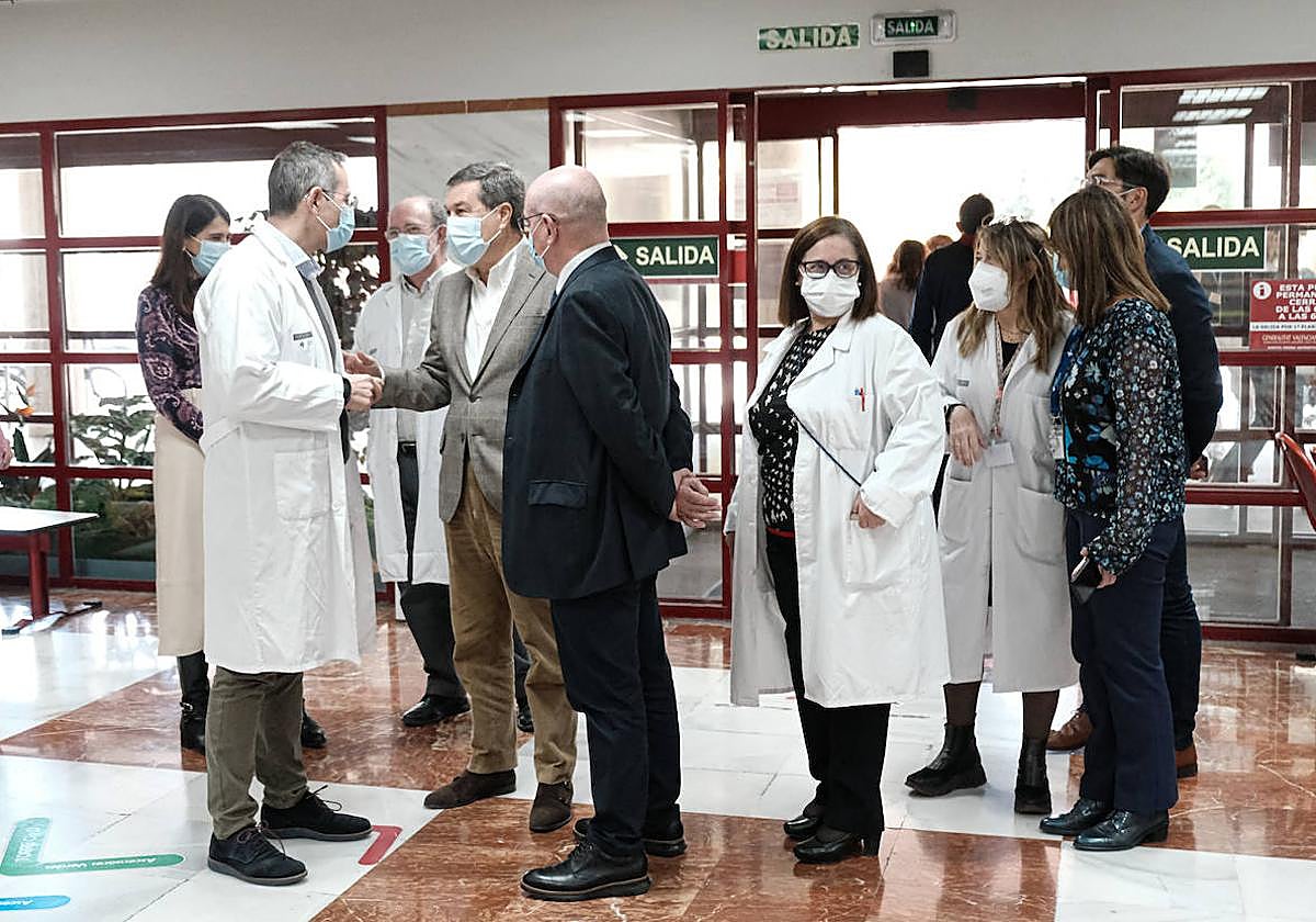 Reciente visita del conseller de Sanidad al Hospital General Dr. Balmis de Alicante.
