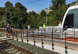 Imagen de una unidad del Tram en la Línea 9