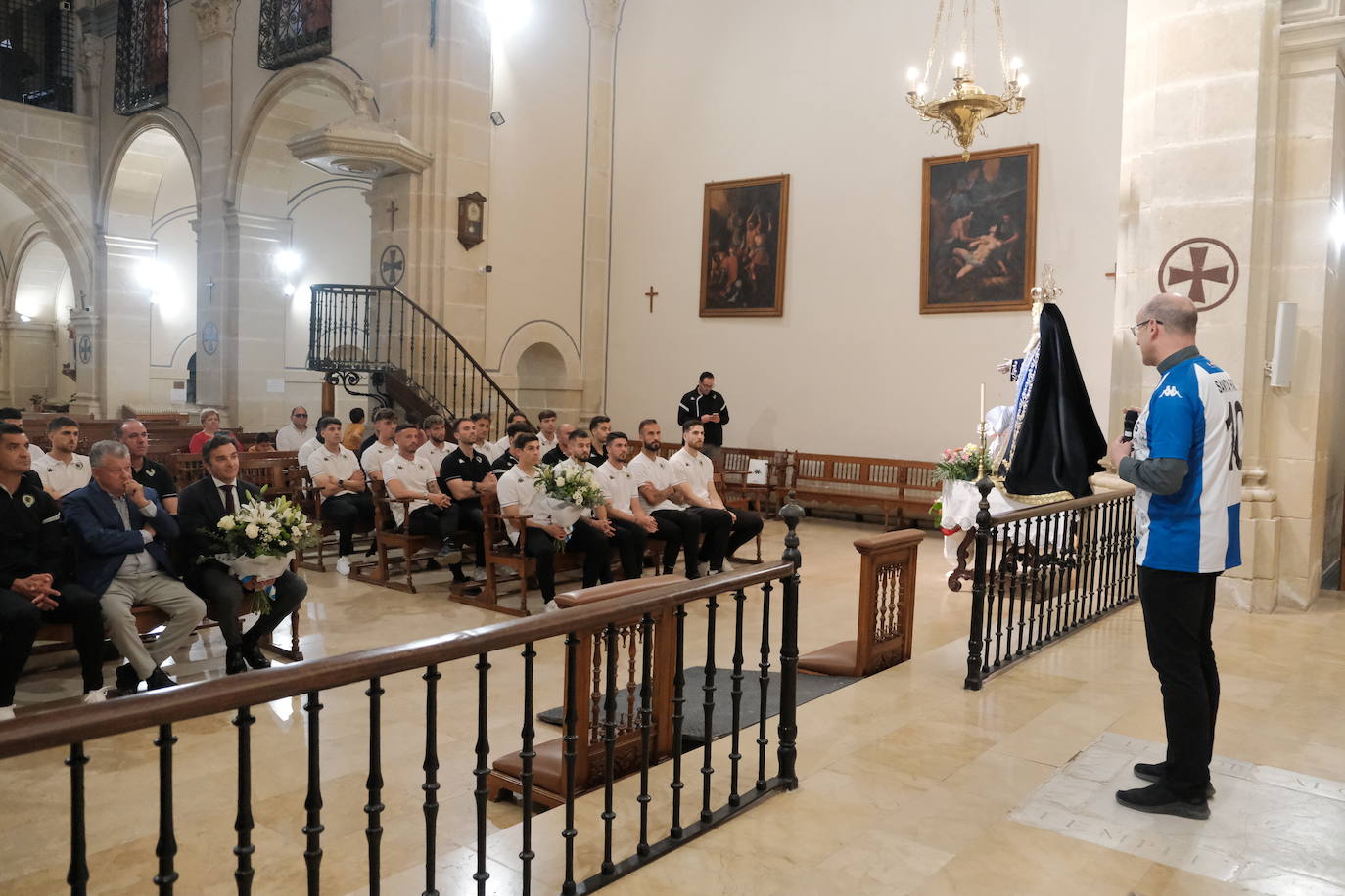 El Hércules cumple con su tradicional ofrenda a Santa Faz