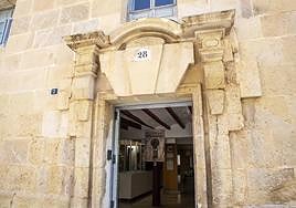 Entrada lateral al Monasterio de la Santa Faz.