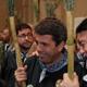 Imagen principal - Mazón deja al alcalde de Elche la responsabilidad sobre el concejal ebrio en Semana Santa