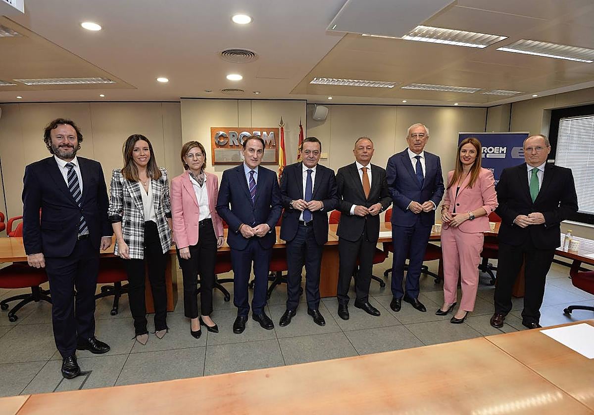 Presidentes y secretarios generales de CEV, CROEM y CEA.