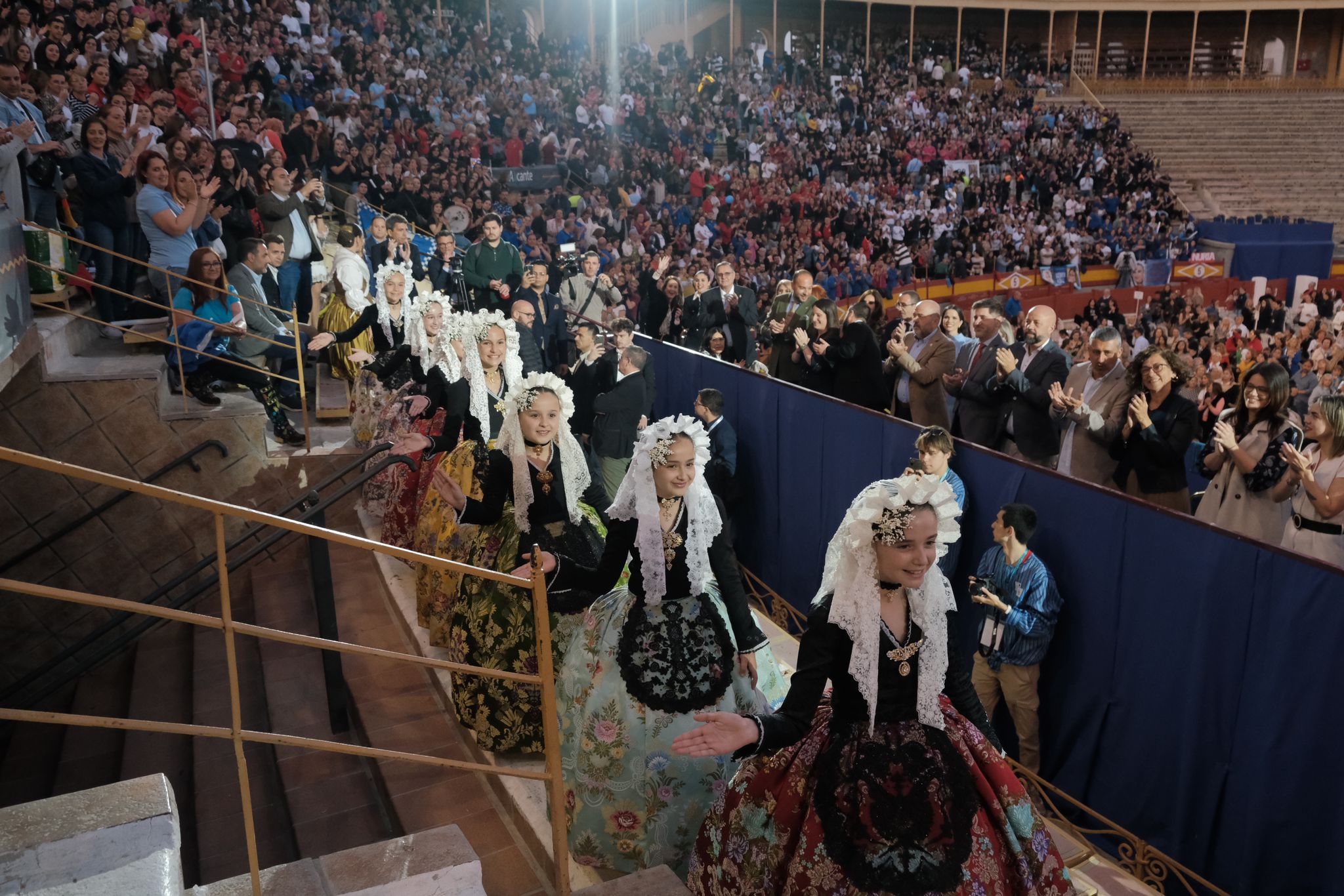 La elección de la bellea del foc de Alicante 2024, foto a foto