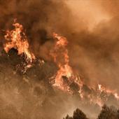 El incendio de Tárbena: 600 hectáreas calcinadas, 180 desalojados y tres bomberos heridos