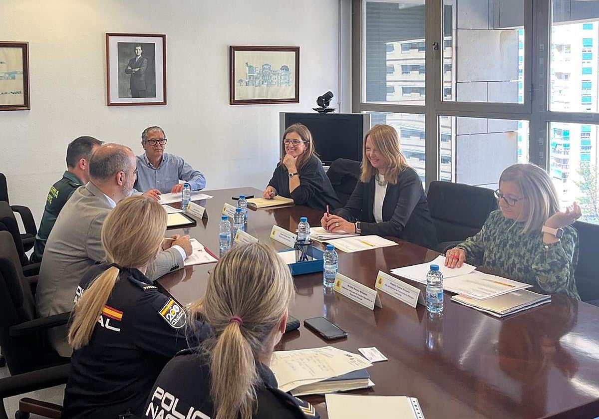 Reunión entre los representantes de la Conselleria de Sanidad con las Fuerzas y Cuerpos de Seguridad del Estado.