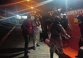 Patera llegada al Puerto de Alicante.