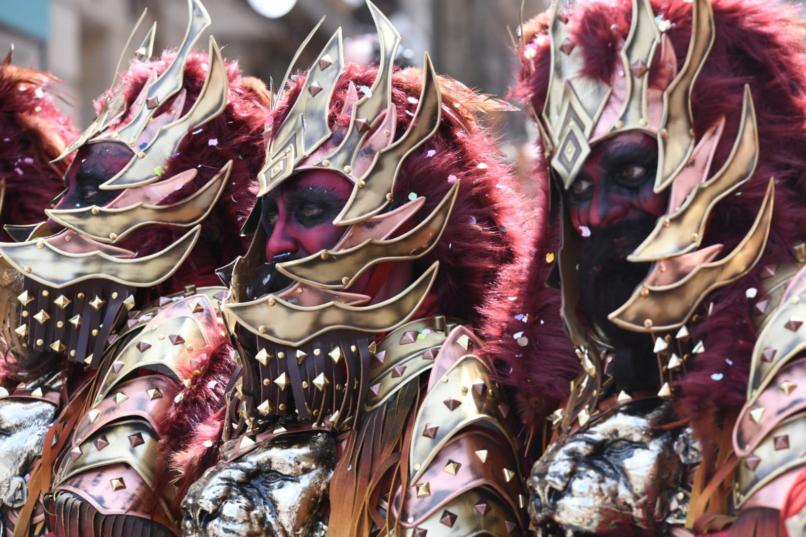 El alférez de los Aragoneses culmina la apoteósica Entrada cristiana de Alcoi