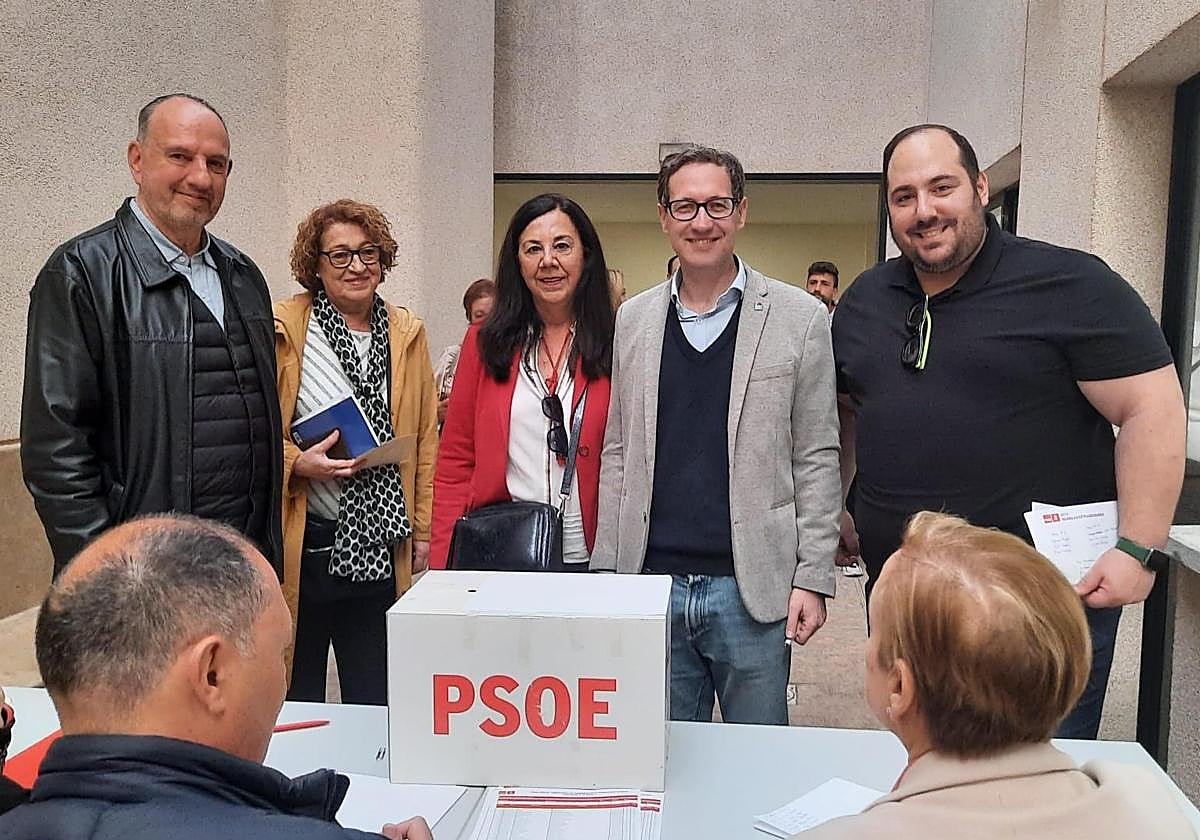 El PSOE de Alicante apoya a Ruiz Devesa para ir en la lista de las elección europeas.