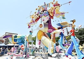 'Poesía eres tú' de José Gallego y Toni Pérez, foguera Sèneca-Autobusos 2023.