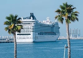 El MSC Orchestra hará cuatro escalas en Alicante durante el mes de mayo.