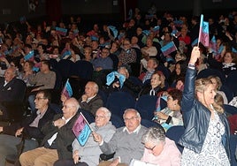 Imagen del público que llenó el auditorio de la Casa de Cultura de El Campello.