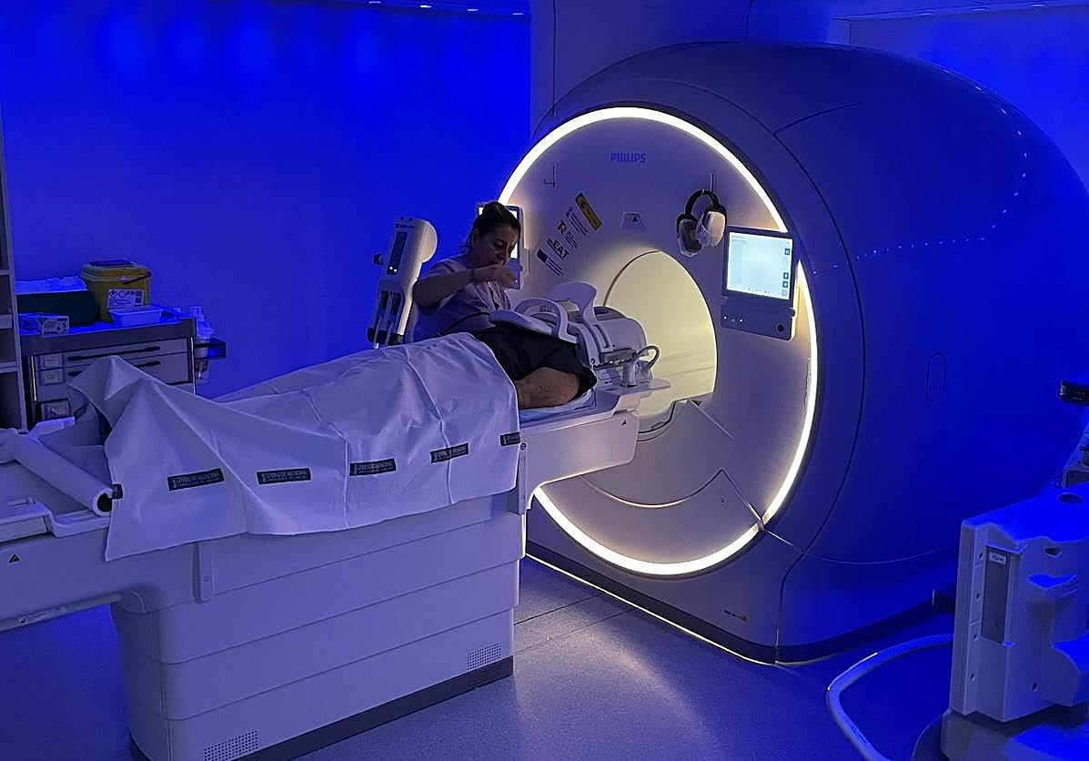 El nuevo equipo facilita la realización de pruebas diagnósticas a pacientes con claustrofobia