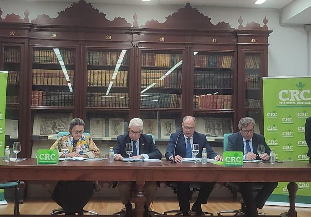 El Presidente de CRC, Manuel Antonio Ruiz Escudero, junto con el Director General, Jose Víctor Guillén, y Lourdes Martínez de Linares Ruiz y Francisco Javier Ferrández Sala miebros de la mesa presidencial de la Asamblea.
