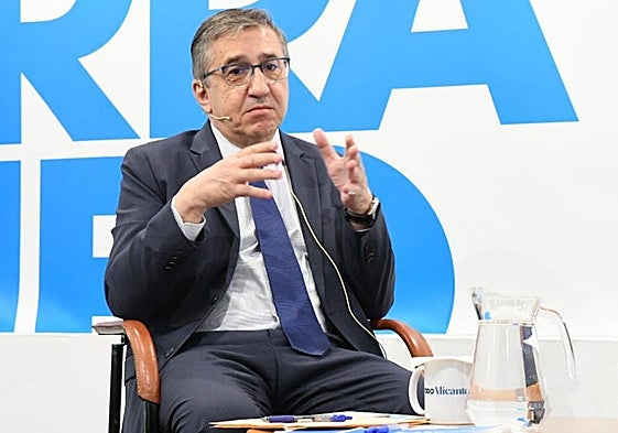 El conseller de Educación, José Antonio Rovira, en el Foro TodoXAlicante.