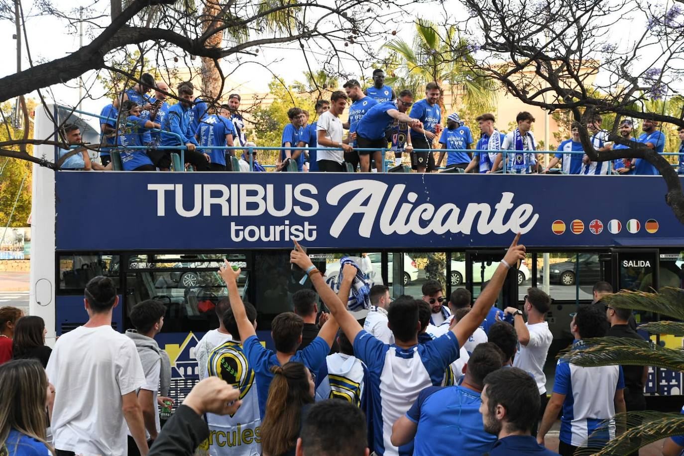 Imágenes de la exclusiva fiesta de los jugadores del Hércules en un local de ocio