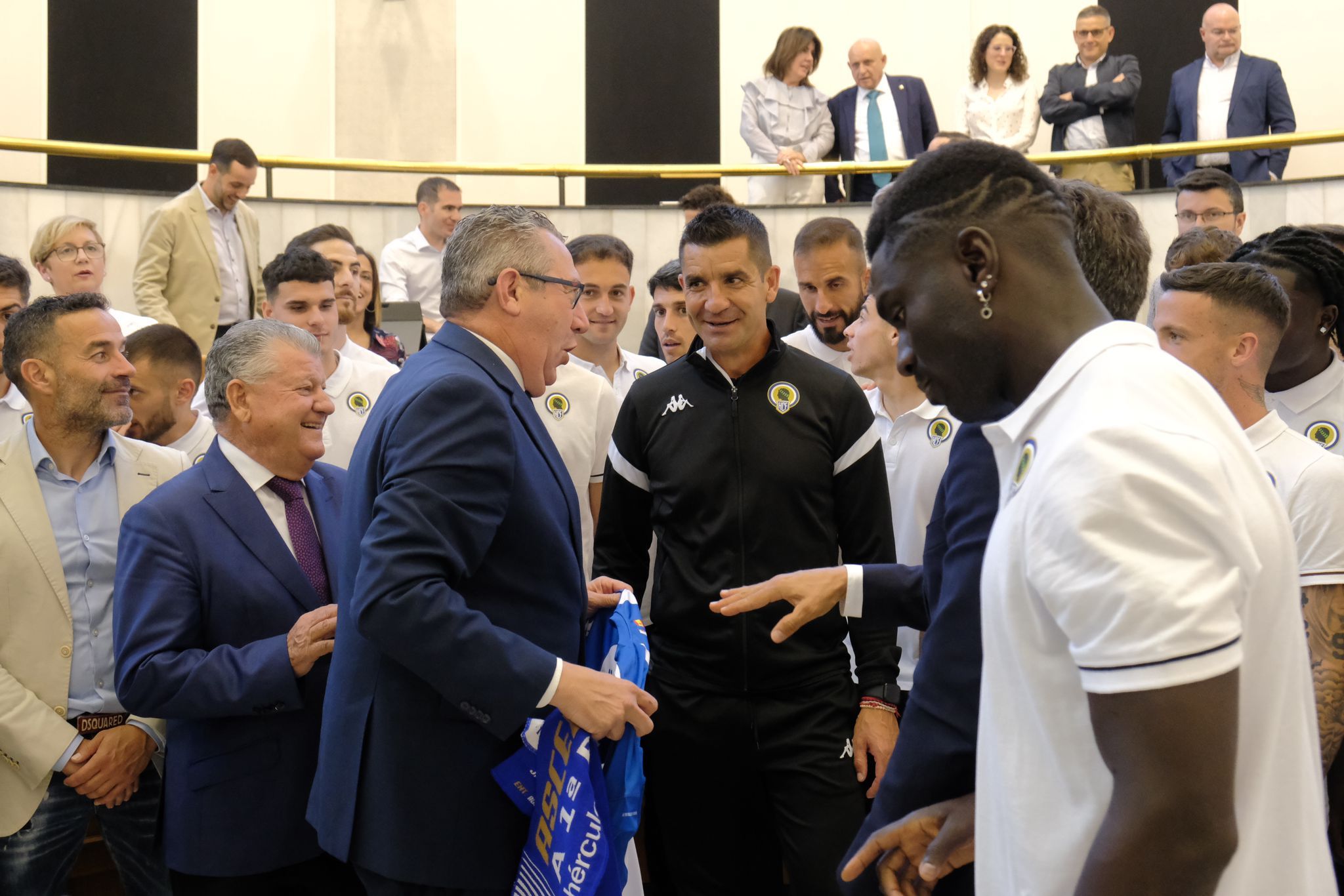 El Hércules pasa por Palacio