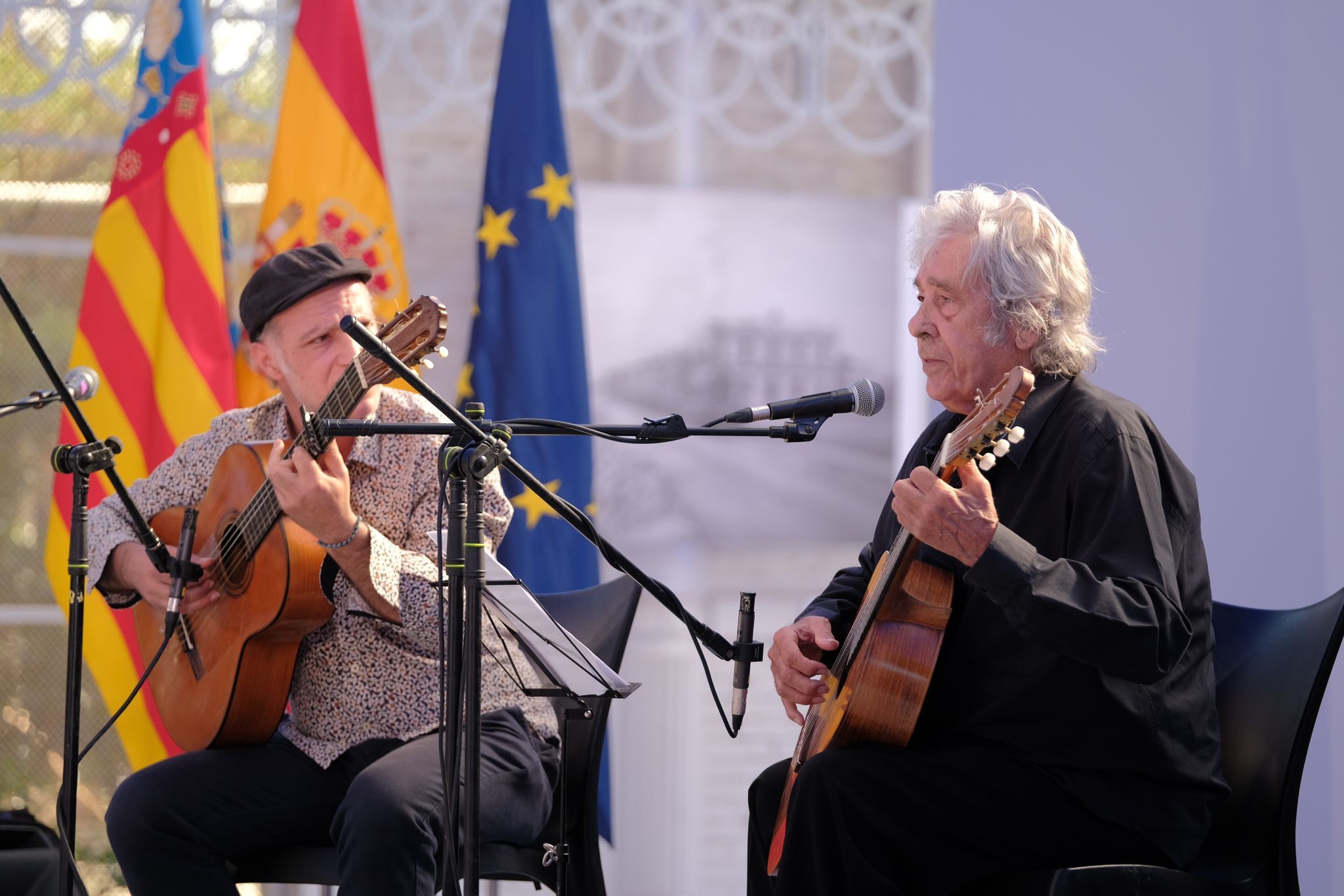 Imagen secundaria 1 - A galopar hasta enterrarlos en el mar