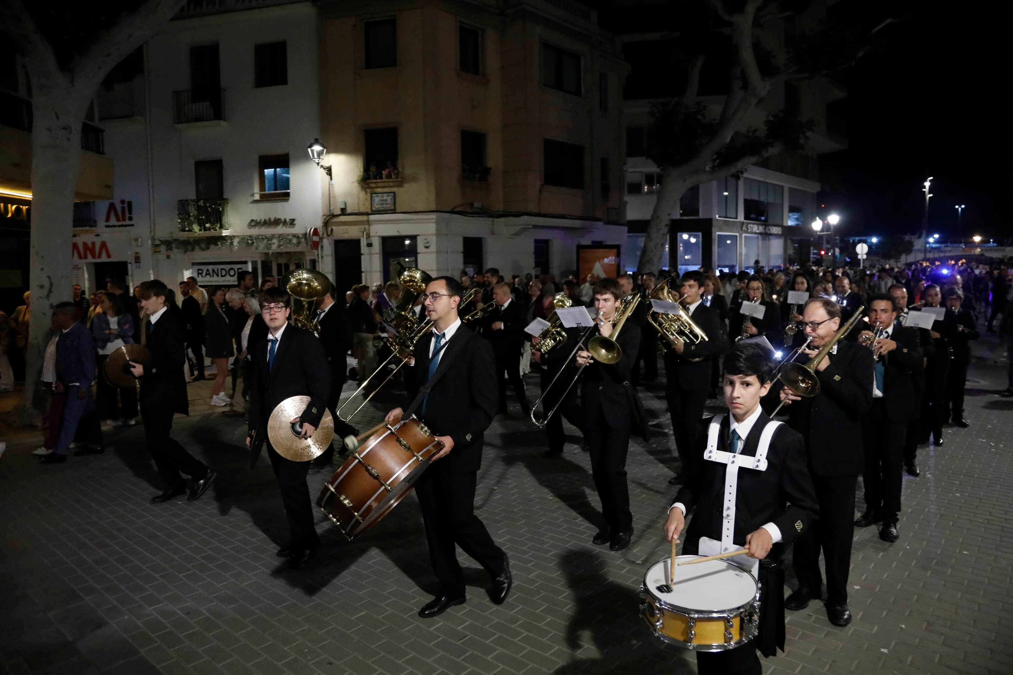 Dénia se rinde ante la Virgen de los Desamparados