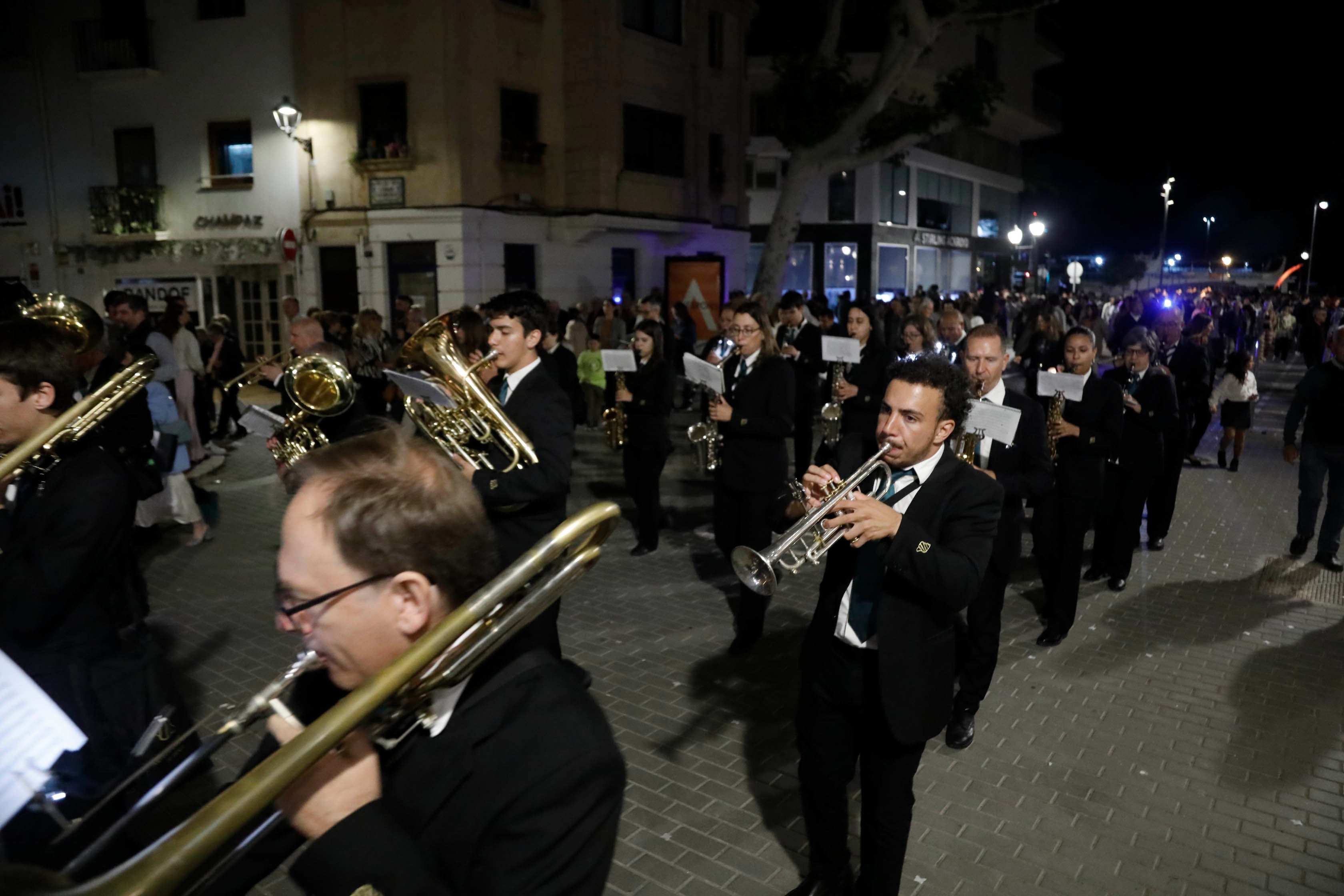 Dénia se rinde ante la Virgen de los Desamparados