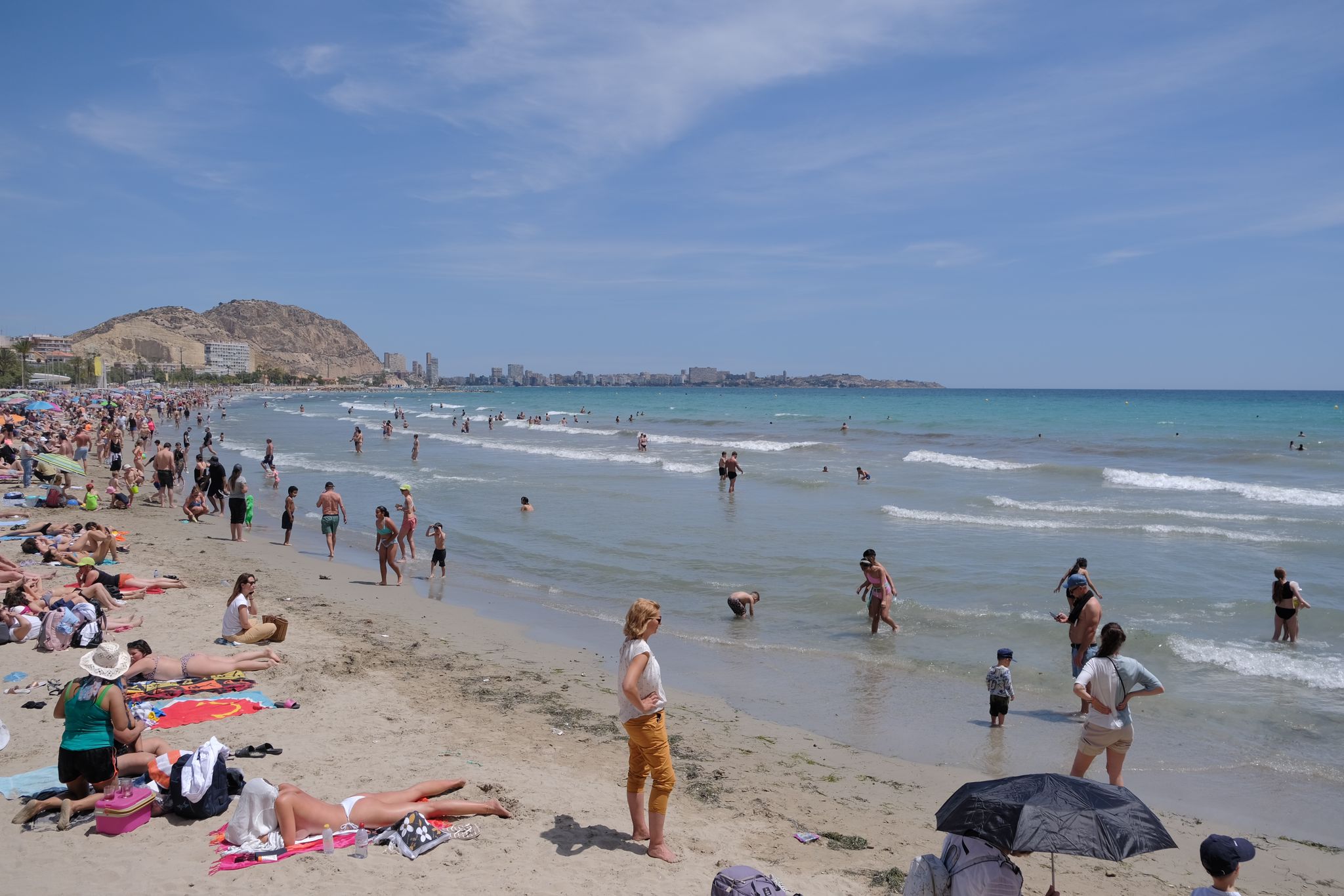 El Postiguet se llena hasta la bandera