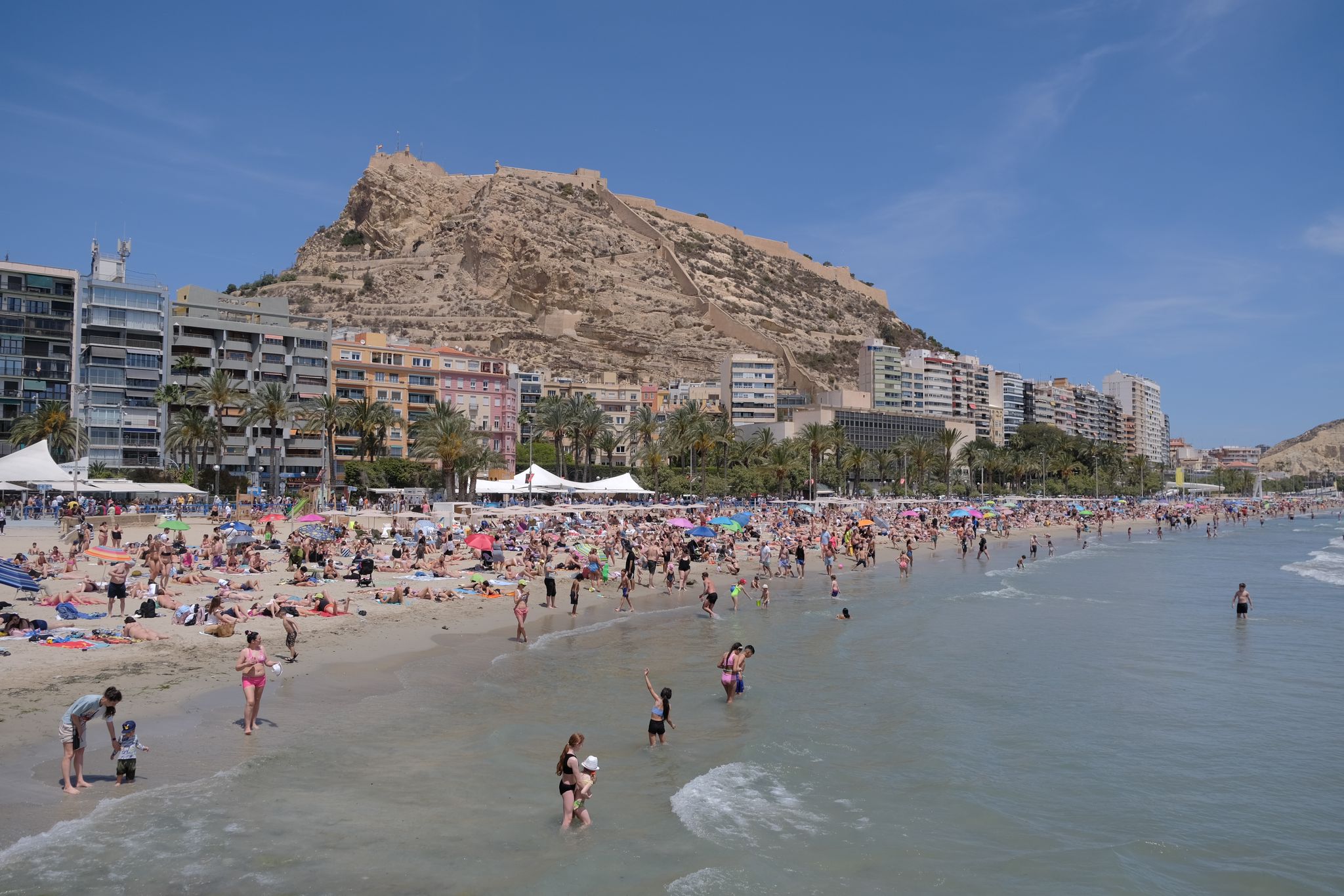 El Postiguet se llena hasta la bandera