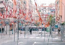 Mascletà en Carolinas el pasado abril.