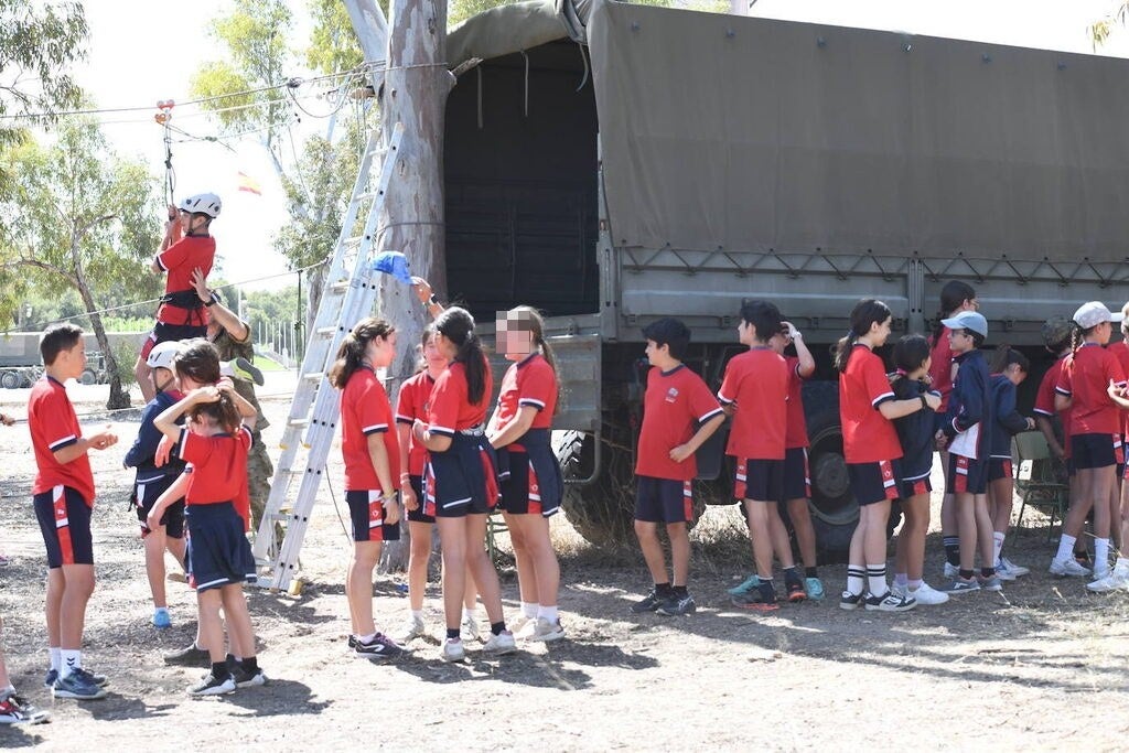 Más de un millar de alumnos de Alicante visitan el MOE de Rabasa